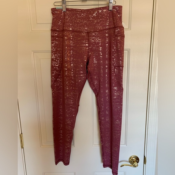 NWT Forever 21 wide band pink metallic leggings. Size Large. - Picture 3 of 13